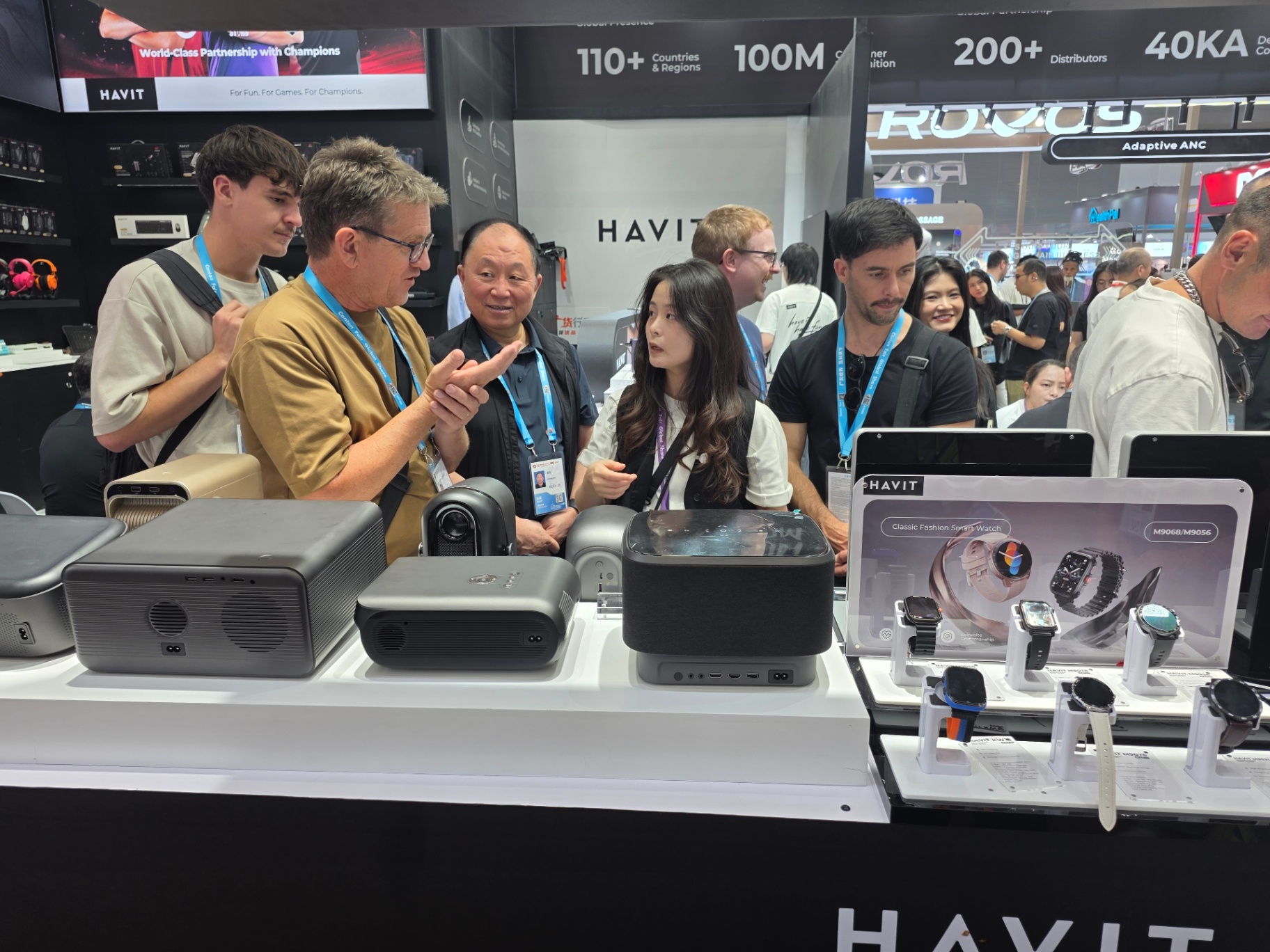 HOCA delegation meeting with HAVIT at their Canton Fair booth