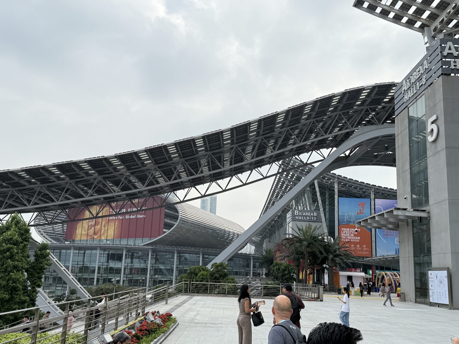 HOCA Canton Fair delegation moment 3